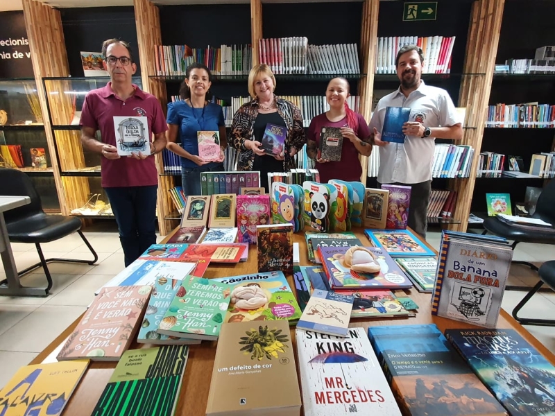 Biblioteca Municipal recebe doações de livros do PROJEXB Projeto de