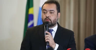 Relator do TRE-RJ vota pela cassação de Cláudio Castro e vice