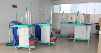Com recursos de emenda, Santa Casa de Marília adquire quatro carrinhos funcionais para o setor de Higiene