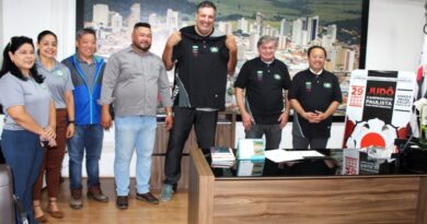 Prefeito Daniel Alonso recepciona organizadores da fase inter-regional do Campeonato Paulista de Judô 2024