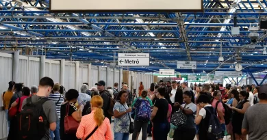 Metrô de SP retoma operação após alagamento de estação