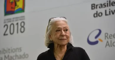 Aos 95 anos, Fernanda Montenegro abre ano da ABL com recital literário