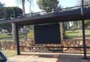 Emdurb realiza sinalização de vias e de pontos de ônibus na zona Oeste e manutenção do cemitério de Avencas