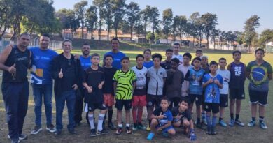 Secretaria de Esportes inicia aulas gratuitas de futebol feminino e masculino no Poli do Santa Antonieta
