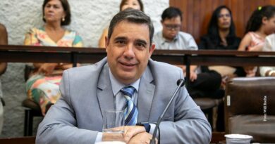 Vereador Professor Galdino da Unimar propõe incentivo à doação de sangue com desconto em multas e instalação de fontes interativas em praças de Marília