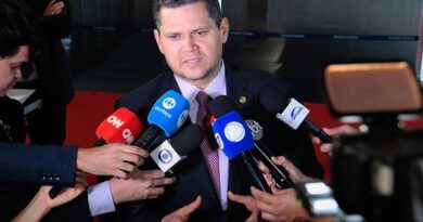 Davi informa que vai convocar sessão do Congresso para o dia 17 de junho