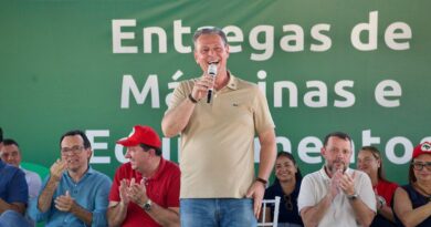 Governo entrega máquinas e equipamentos agrícolas em Mato Grosso
