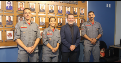 Deputado federal Vinicius Carvalho é recebido pelo comando do 10º Grupamento de Bombeiros e entrega 2 viaturas à PRF
