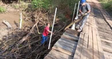 Prefeitura realiza manutenção e limpeza em ponte da estrada rural MAR-107 no distrito de Dirceu