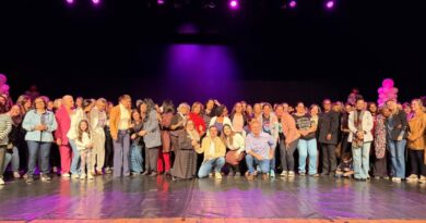 Homenagem ao Dia das Mães lota o Teatro Municipal