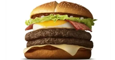 Muita proteína nos sanduíches Samurai Mac: com ou sem ovo