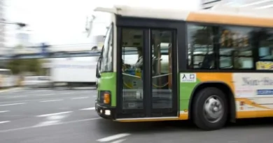 Ônibus sai 14 segundos antes do horário e empresa recebe advertência no Japão