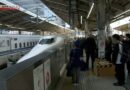 Fluxo de viajantes de volta para casa provoca pico de congestionamento no Japão