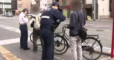 Polícia do Japão multa mais de 800 ciclistas e adverte outros 21 mil após implantar novo sistema de infrações