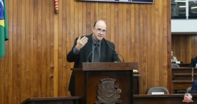 Vereador Marcos Custódio quer intervenção imediata na avenida Vicente Ferreira