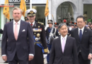Imperador e imperatriz do Japão participam de cerimônia de boas-vindas em Amsterdã