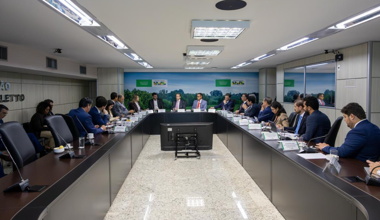 Ministro André de Paula recebe diretoria da FPA para discutir pautas estratégicas da agropecuária brasileira