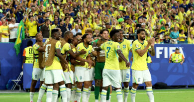 Com baile de Vini, surf de Cunha e estreia de Neymar, Brasil faz 3 na Escócia e avança em 1º