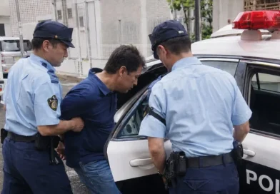 Brasileiro de Mie agride mulher em casa e ela chama a polícia