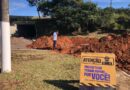 Prefeitura realiza manutenção em erosão na Avenida Keiji Akutagawa, no Jardim Marília