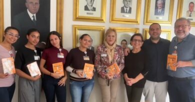 Santa Casa de Marília recebe doação de agendas terapêuticas para fortalecimento emocional de colaboradoras