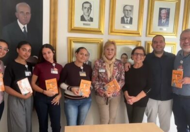 Santa Casa de Marília recebe doação de agendas terapêuticas para fortalecimento emocional de colaboradoras