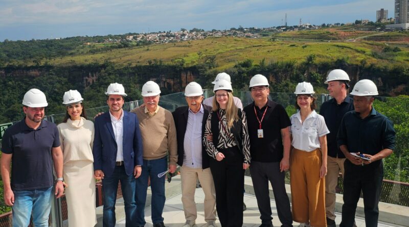 Sesc Marília recebe diretor e projeta prazo para fim de obra; veja como fazer credencial gratuita