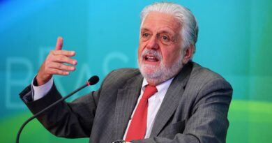 Senador Jaques Wagner é intimado pela PF a depor sobre fraudes no Banco Master