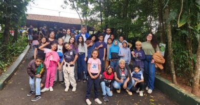 Crianças e adolescentes da Casa do Pequeno Cidadão vão ao zoológico de Bauru