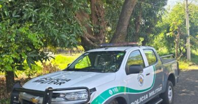 Prefeitura realiza desocupação de área pública irregular na Mariápolis com apoio da Polícia Ambiental