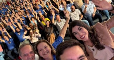 Prefeitura recepciona atletas, técnicos e equipe de apoio após conquista dos Jogos Regionais