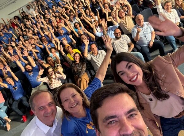 Prefeitura recepciona atletas, técnicos e equipe de apoio após conquista dos Jogos Regionais