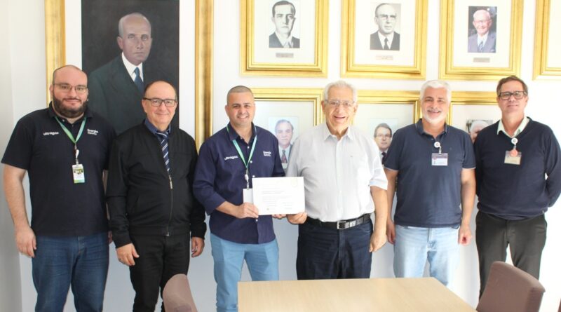Santa Casa de Marília recebe certificado de Energia 100% Renovável da Ultragaz Energia Elétrica