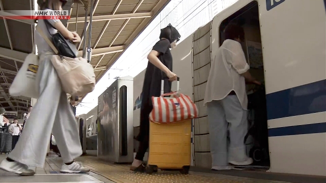 Tráfego aéreo e ferroviário atinge pico no domingo com retorno de viajantes após feriados de Bon no Japão