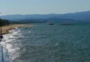 Brasileiros são arrastados por ondas em praia de Toyama e dois vão parar no hospital