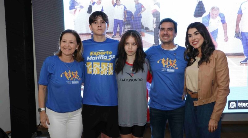 Prefeitura recepciona atletas, técnicos e equipe de apoio após conquista dos Jogos Regionais