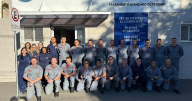 Santa Casa de Marília recebe bombeiros para teste de mergulho em câmara hiperbárica