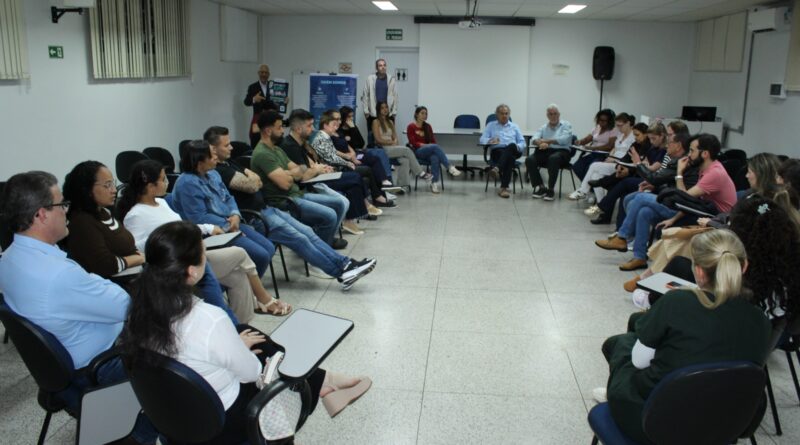 Reunião destaca experiência do paciente da UTI Geral da Santa Casa de Marília