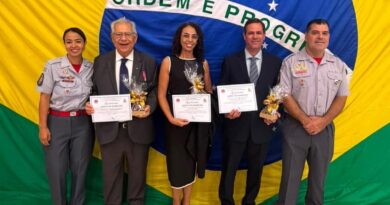Santa Casa de Marília recebe homenagens na solenidade de aniversário de 56 anos do 10º Grupamento de Bombeiros
