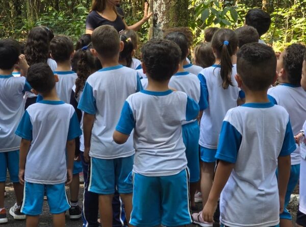 Bosque Municipal recebe alunos da rede pública para atividades de educação ambiental