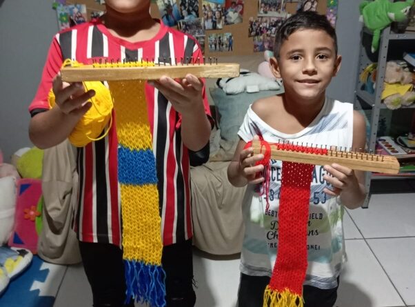 Projeto “Mãos em Ação” transforma lã em afeto e fortalece vínculos entre crianças e adolescentes em Marília