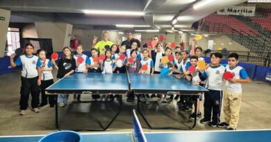 Prefeitura de Marília retoma aulas de tênis de mesa na Emef Edméa Braz Rojo Sola