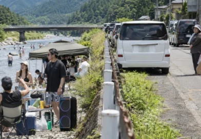 Som alto até de madrugada: lazer nos rios de Gifu gera 200 denúncias