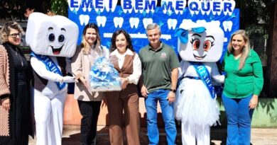 Prefeitura entrega 31.500 kits bucais para alunos das redes municipal e estadual