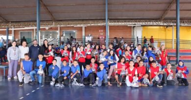 Prefeitura entrega uniformes e bolas oficiais de Handebol a alunos do Programa SP Olímpico em Marília