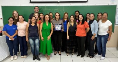 Rede de Ensino de Marília celebra escolas reconhecidas pelo Prêmio Excelência Educacional