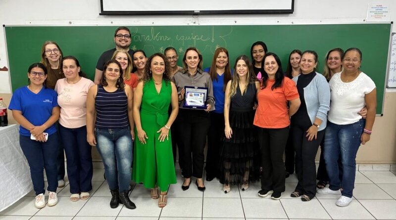 Rede de Ensino de Marília celebra escolas reconhecidas pelo Prêmio Excelência Educacional