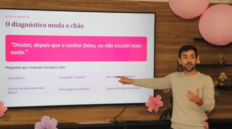 Médico da Santa Casa de Marília ministra palestra sobre diagnóstico precoce do câncer de mama na Amapon