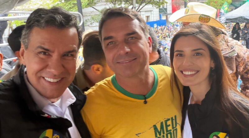 Dani Alonso e Capitão Augusto coordenam campanha de Flávio Bolsonaro no interior