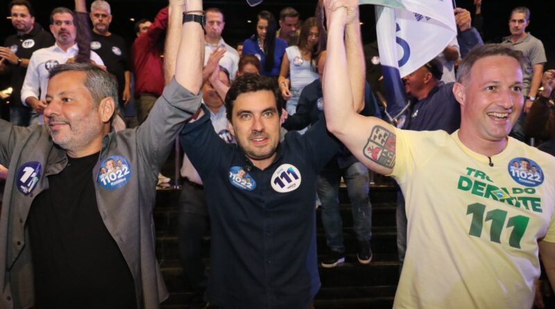 Multidão lota Golden Palace em megaevento de Rogerinho com Vinicius Camarinha e Guilherme Derrite